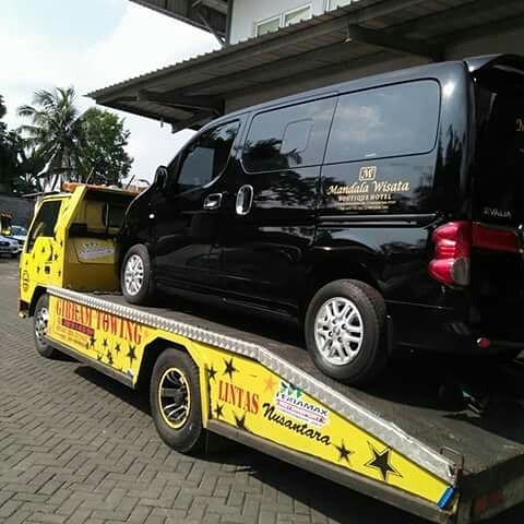 JASA TOWING MOBIL BANTUL 085101189443